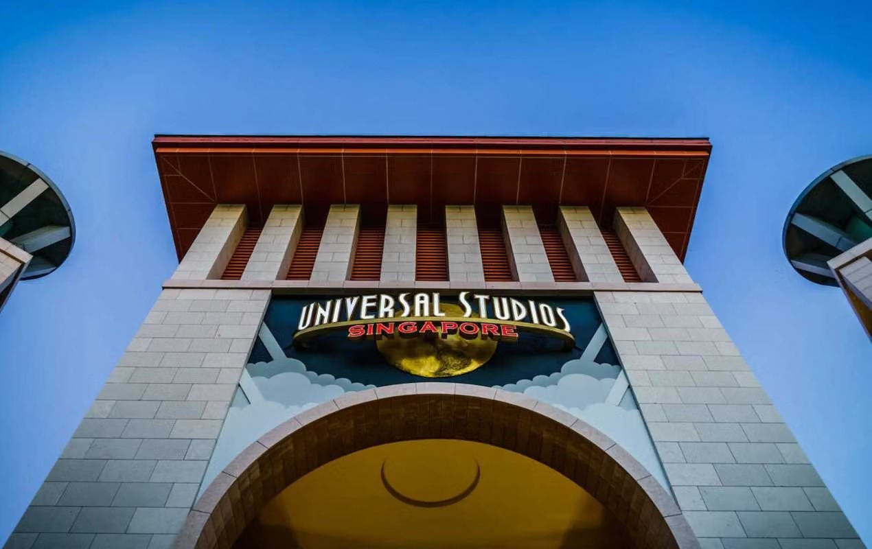 Singapore with Universal Studios, Sentosa & Night.